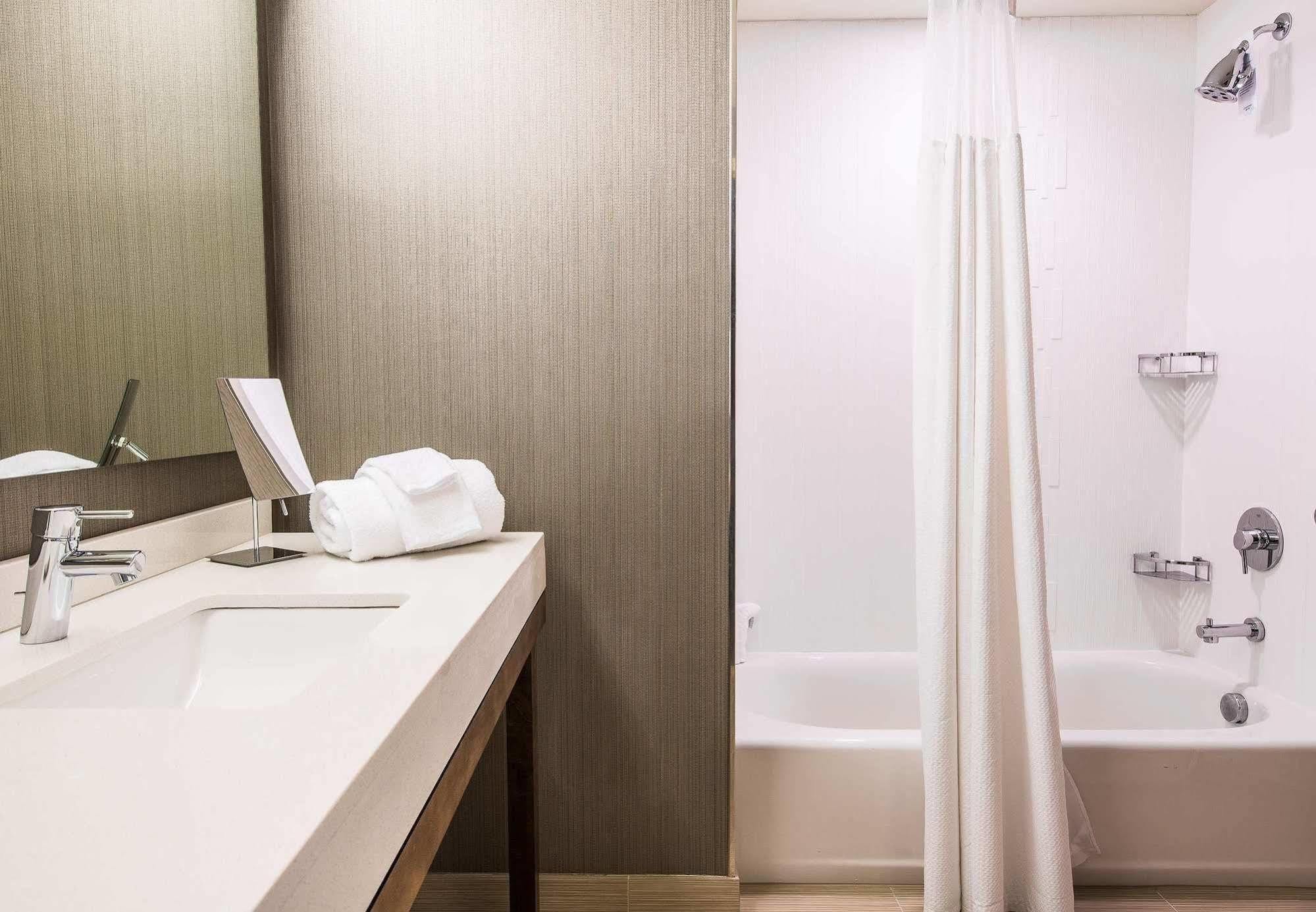 Hotel Courtyard By Marriott Columbia Cayce Esterno foto