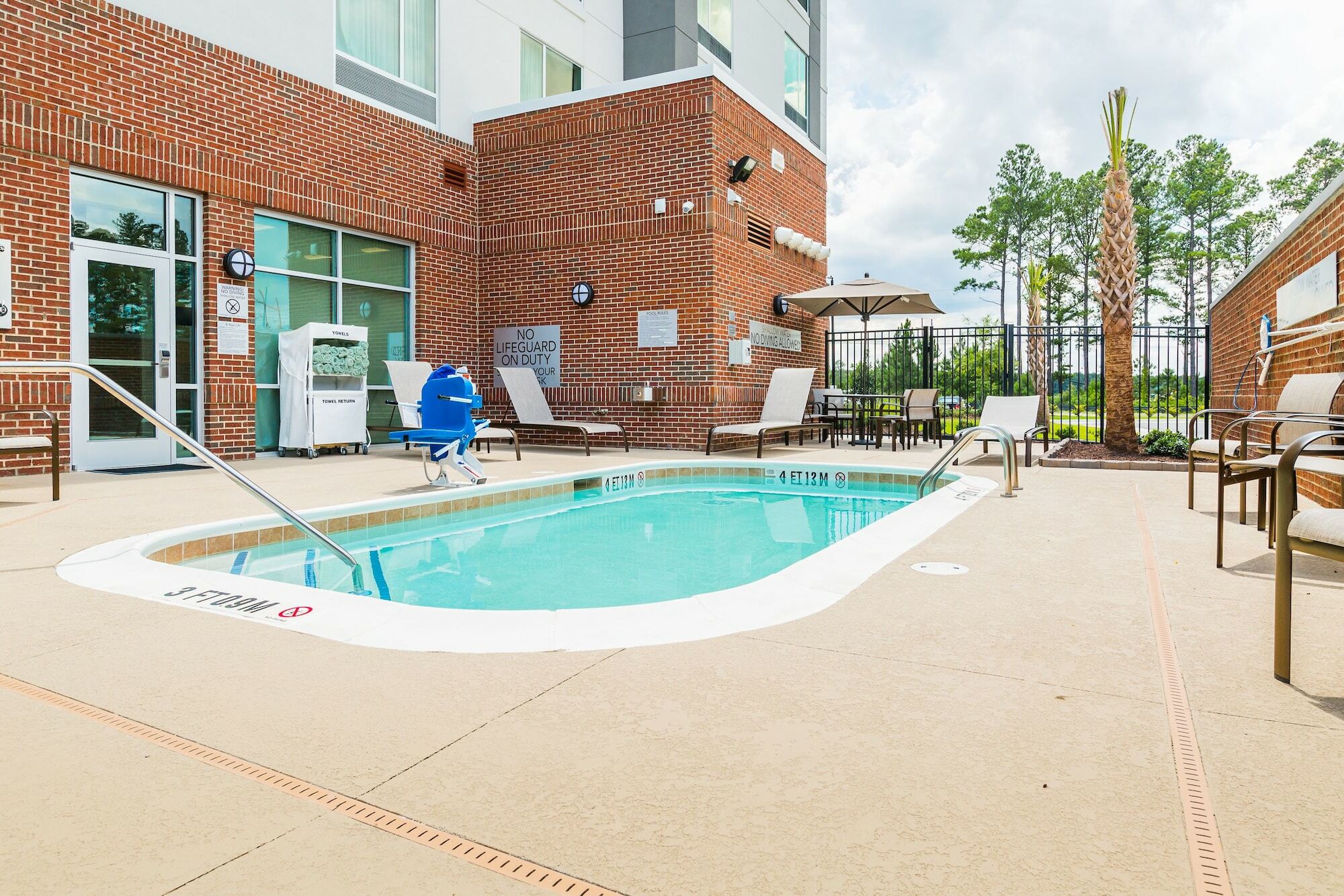 Hotel Courtyard By Marriott Columbia Cayce Esterno foto